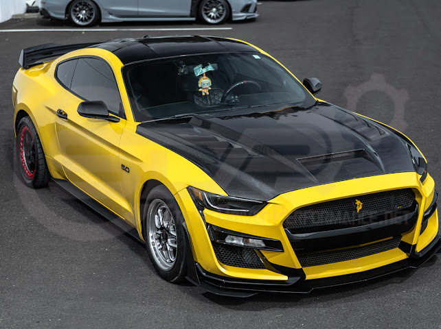 2015-2017 FORD MUSTANG S550 | TERMINATOR STYLE CARBON FIBER FRONT AIR VENTED HOOD