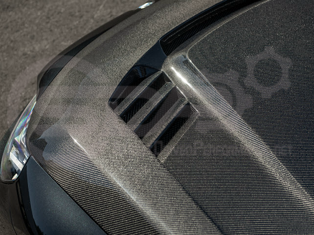 2023-Up BMW G87 M2 | V Style CARBON FIBER Front Vented Heat Extraction Hood