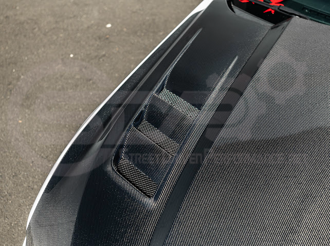2018-2023 FORD MUSTANG S550 | TERMINATOR STYLE CARBON FIBER FRONT AIR VENTED HOOD