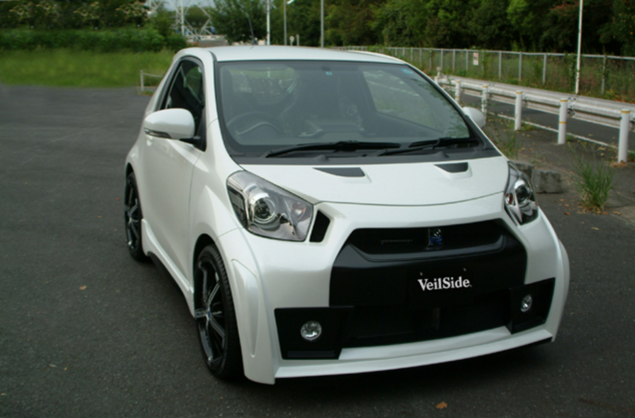 Premier4509 2011-2014 Toyota IQ- IQR FRP Vented Hood