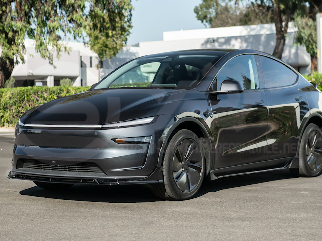 2025-UP TESLA MODEL Y | SDP TRACK STYLE GLOSS BLACK 4 PIECE FRONT LIP SPLITTER GROUND EFFECTS