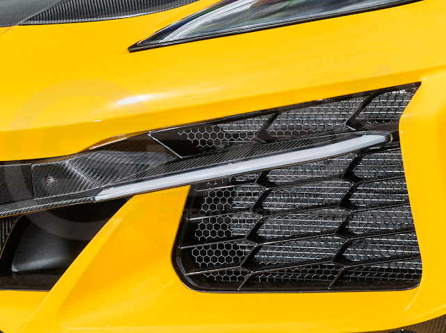 2023+ CHEVROLET CORVETTE C8 Z06 | CARBON FIBER SEQUENTIAL LED DRL LIGHT BAR BEZEL INSERT