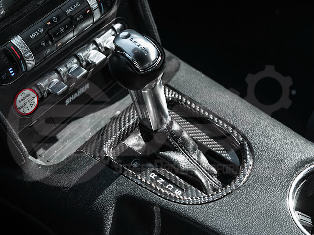 2015-2023 FORD MUSTANG S550 | CARBON FIBER CENTER GEAR SHIFT PANEL TRIM COVER