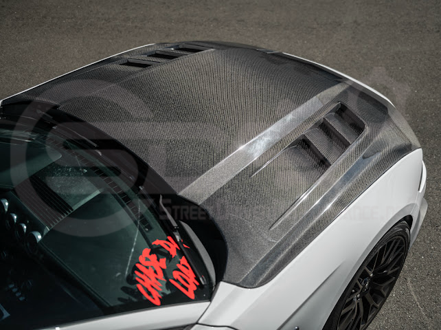 2018-2023 FORD MUSTANG S550 | TERMINATOR STYLE CARBON FIBER FRONT AIR VENTED HOOD