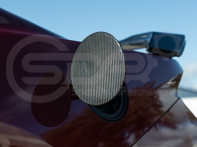 2024-UP FORD MUSTANG S650 | FACTORY STYLE DRY CARBON FIBER SIDE FENDER FUEL TANK GAS LID COVER