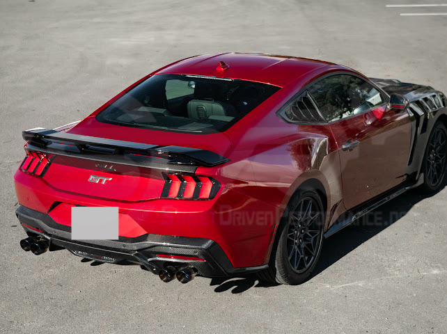 2024-UP FORD MUSTANG | DARKHORSE STYLE GLOSSY BLACK REAR TRUNK LID WING SPOILER