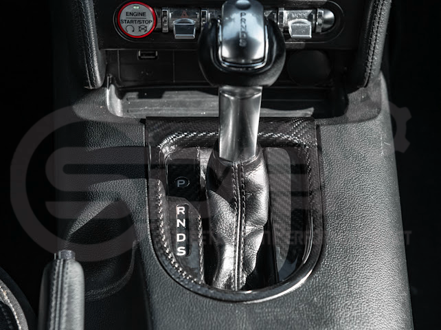 2015-2023 FORD MUSTANG S550 | CARBON FIBER CENTER GEAR SHIFT PANEL TRIM COVER