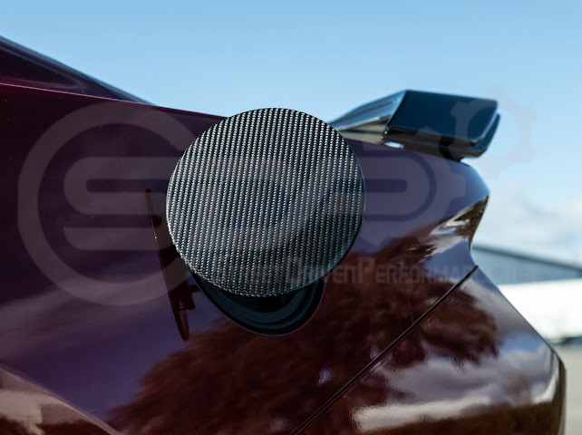 2024-UP FORD MUSTANG S650 | FACTORY STYLE DRY CARBON FIBER SIDE FENDER FUEL TANK GAS LID COVER