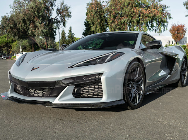 2023+ CHEVROLET CORVETTE C8 Z06 | CARBON FIBER FRONT BUMPER GRILLE INSERT PAIR