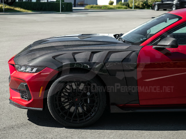 2024-UP FORD MUSTANG S650 | S550 SUPER SNAKE STYLE CARBON FIBER FRONT VENTED HOOD