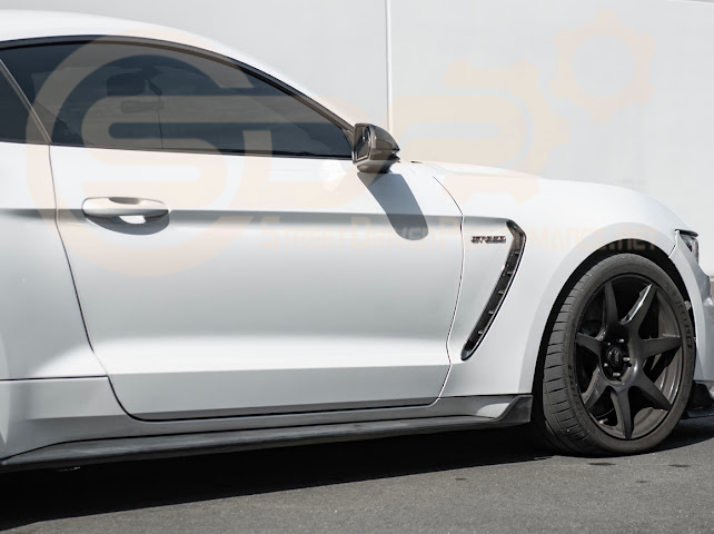 2015-20 FORD MUSTANG | CARBON FIBER FRONT SIDE FENDER VENT COVER