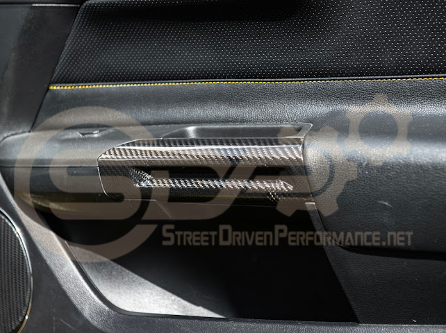 2024-UP FORD MUSTANG S650 | CARBON FIBER SIDE DOOR ARMREST PANEL TRIM COVER