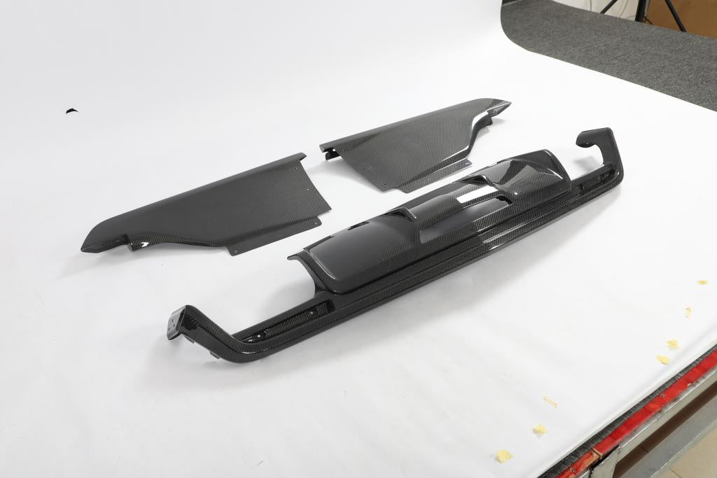 *BLEMISHED-DISCOUNTED* 2016+ CADILLAC CTS-V V3 | CARBON FIBER REAR DIFFUSER 3 PIECE