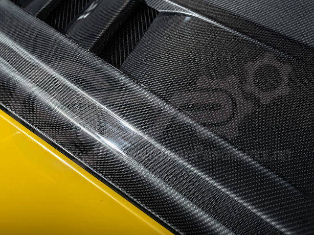 2015-2017 FORD MUSTANG S550 | TERMINATOR STYLE CARBON FIBER FRONT AIR VENTED HOOD