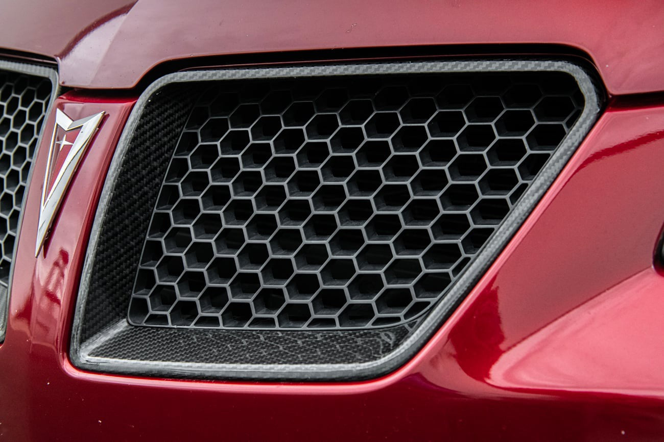 2008-09 PONTIAC G8 CARBON FIBER FRONT GRILLE TRIM SURROUNDING INSERT