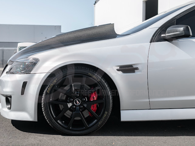 2008-2009 PONTIAC G8 CARBON FIBER ZR1 STYLE FRONT VENTED COWL HOOD