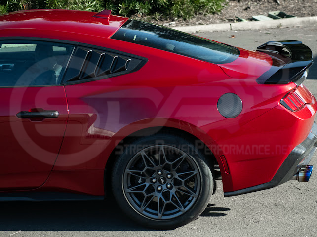 2024-UP FORD MUSTANG S650 | FACTORY STYLE DRY CARBON FIBER SIDE FENDER FUEL TANK GAS LID COVER