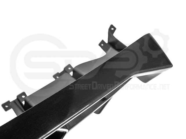 2023-UP CORVETTE C8 Z06 | GLOSSY BLACK REAR BUMPER FINNED DIFFUSER