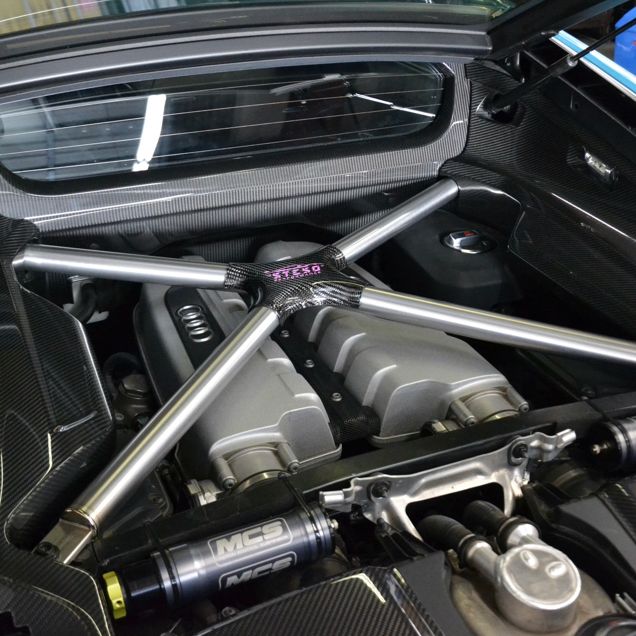 STESO Performance - Titanium X-brace for Audi R8 Gen 2 / Gen 2 Facelift RAW+Carbon fiber cover glossy