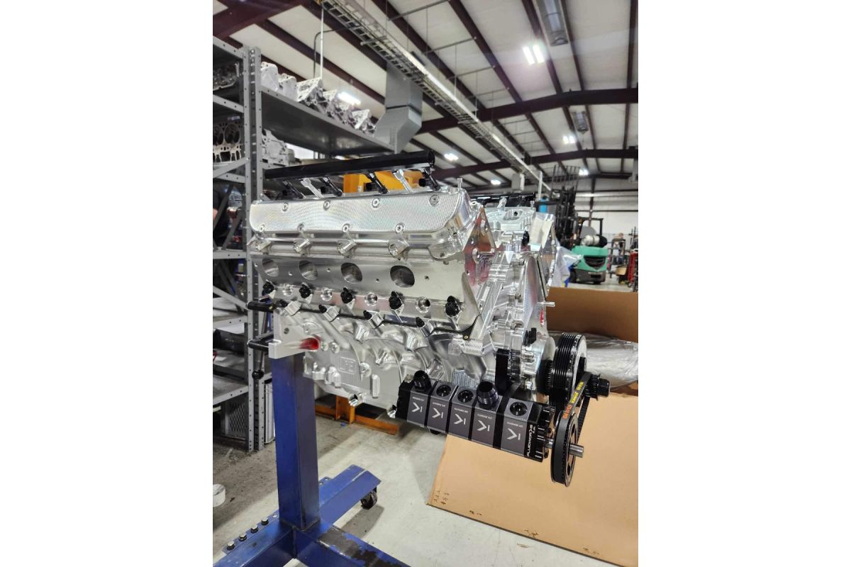 LT1/ LT4 Billet Valve Covers Clears 2650 and Port Injection plates.