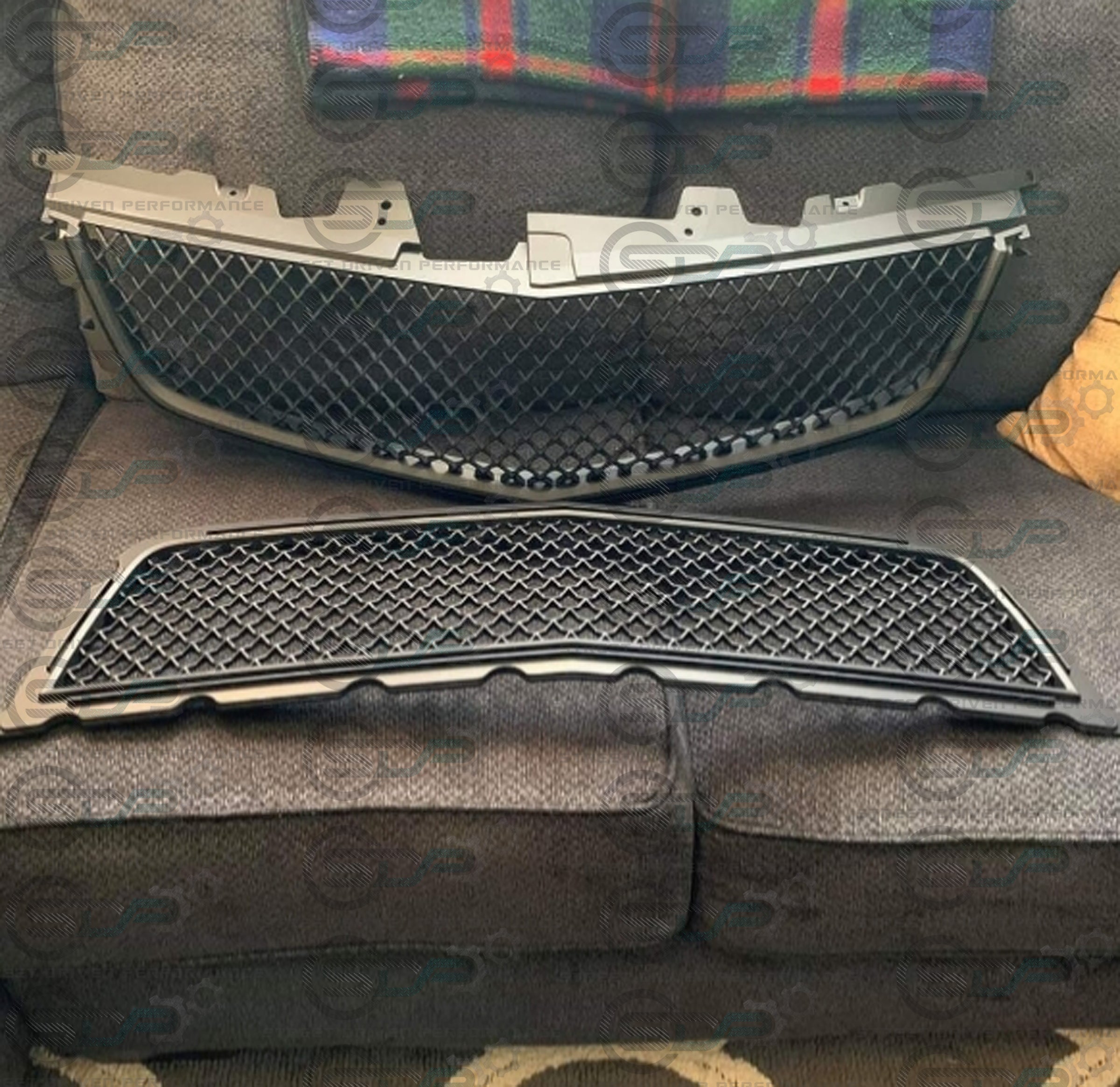 2009-2015 CTS-V V2 -  Black front grilles set (blank no emblem)